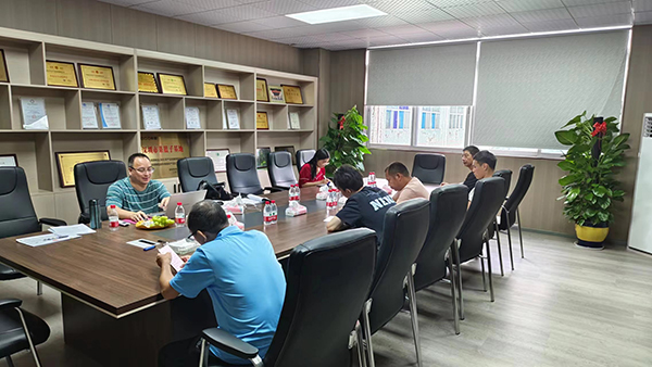 �p��̼���E